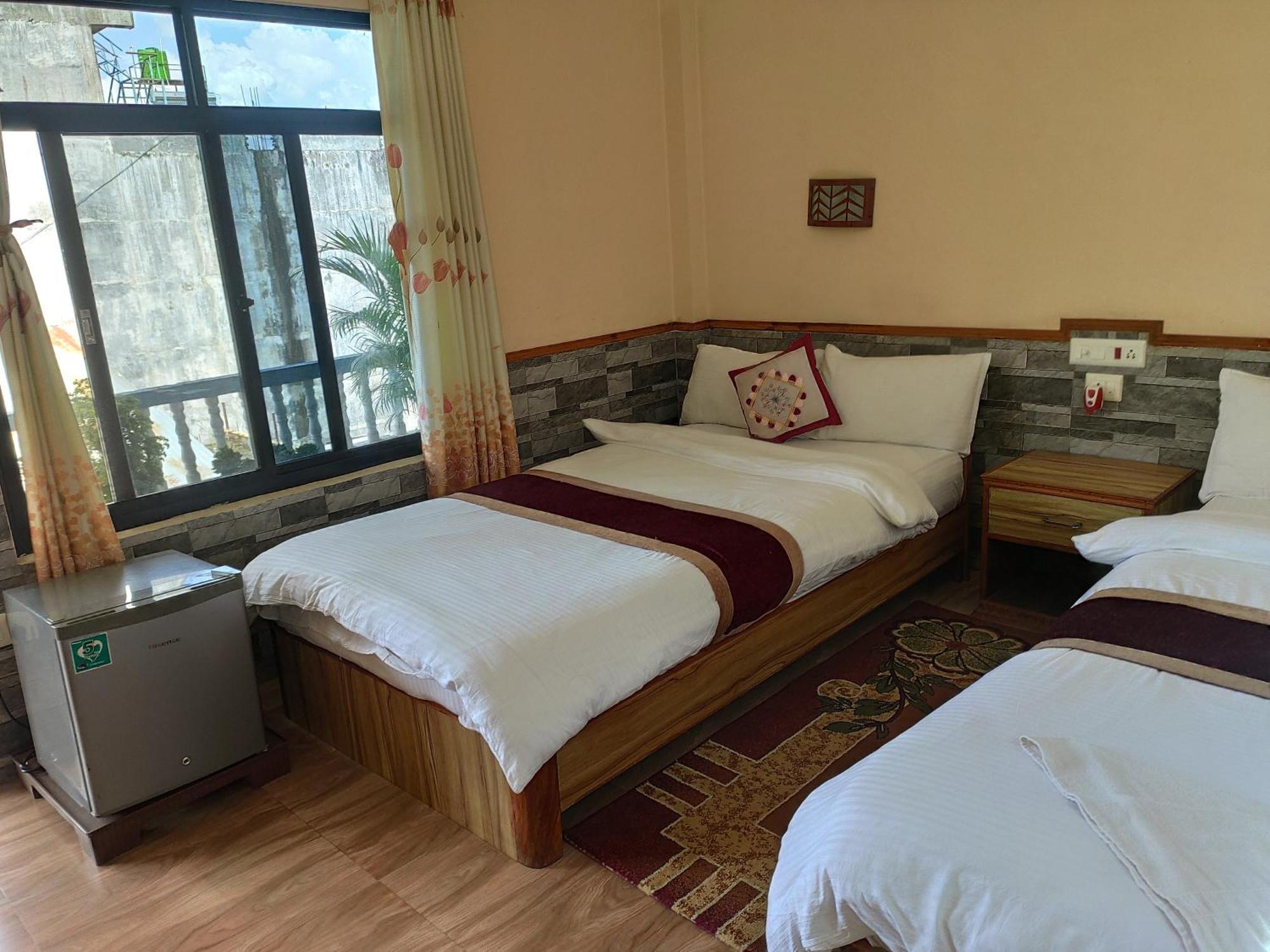 Peacock - A Family-Run Hotel Sauraha Eksteriør billede