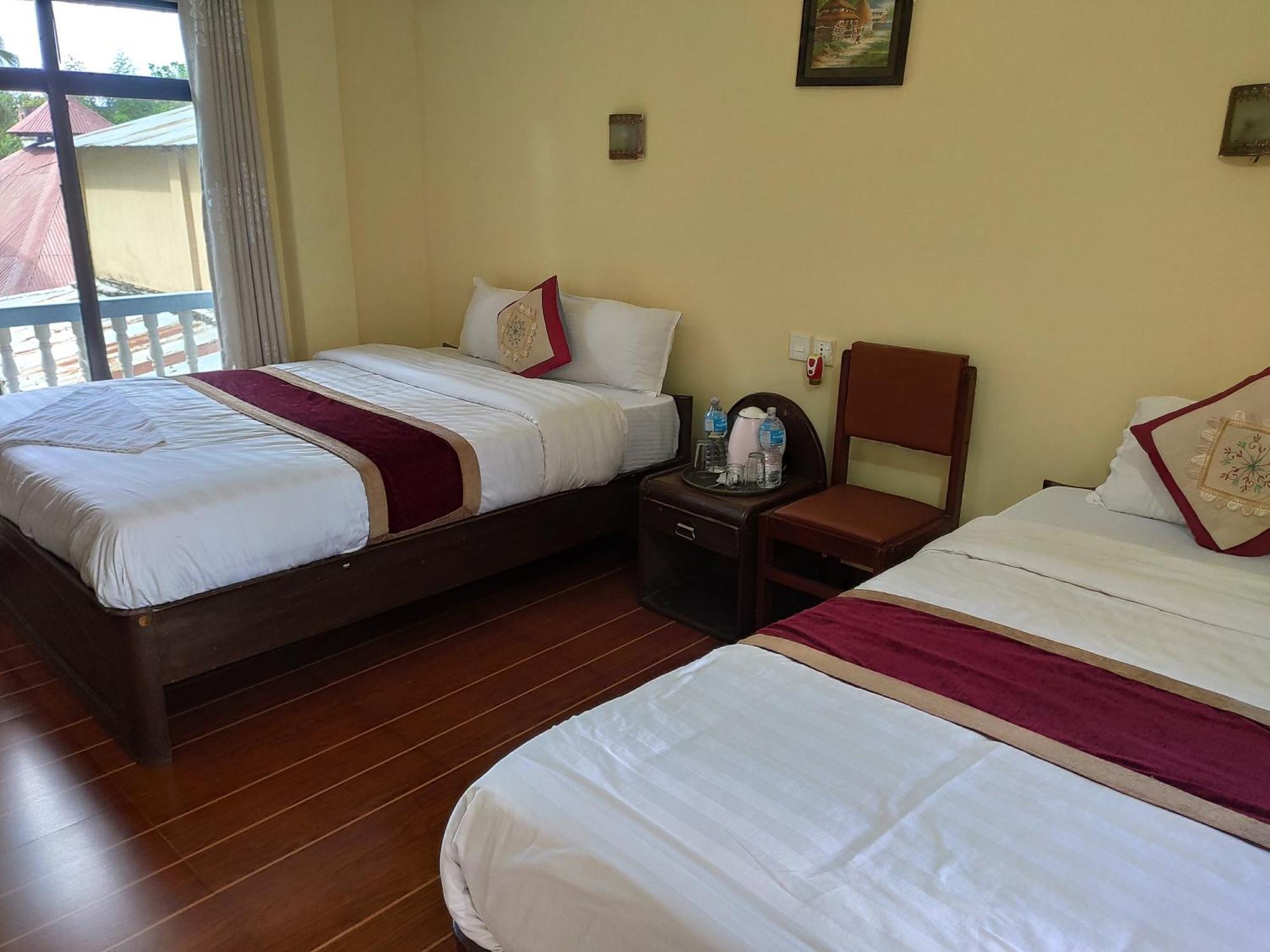 Peacock - A Family-Run Hotel Sauraha Eksteriør billede